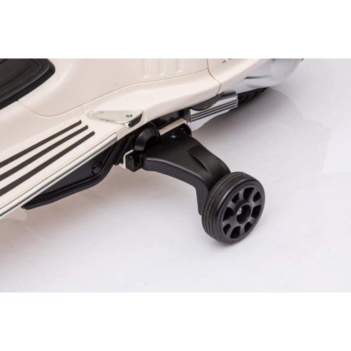 Vespa Piaggio 946 elettrica 12 volts per bambini dai 3 anni in su